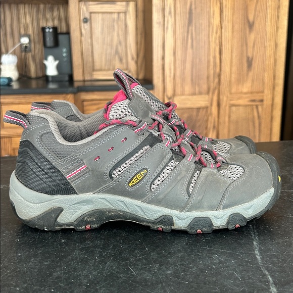 Keen Koven Low Hiking Shoes Grey Pink Leather Mesh Vented Womens Size 9 - Picture 1 of 7
